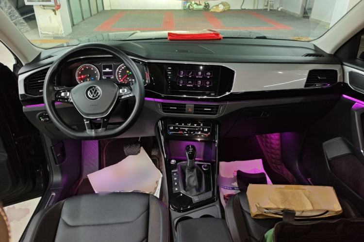 Used Volkswagen Tayron 2022 280TSI Two-Wheel Drive Luxury Smart Connectivity Version Center Console