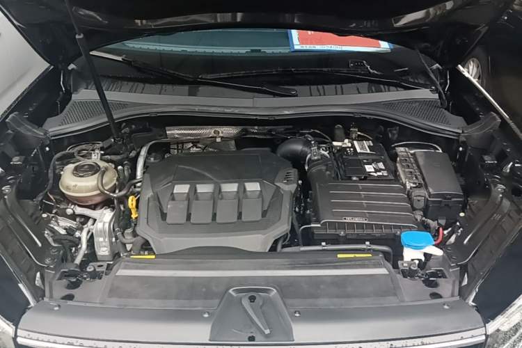 Used Volkswagen Tayron 2022 330TSI Two-Wheel Drive Luxury Connect Plus Version Engine Bay