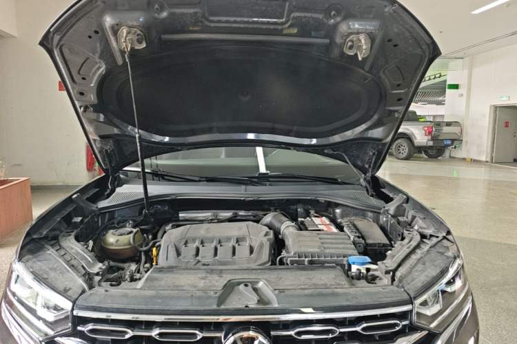 Used Volkswagen Tayron 2022 380TSI Four-Wheel Drive Luxury Connected Pro Version Engine Bay