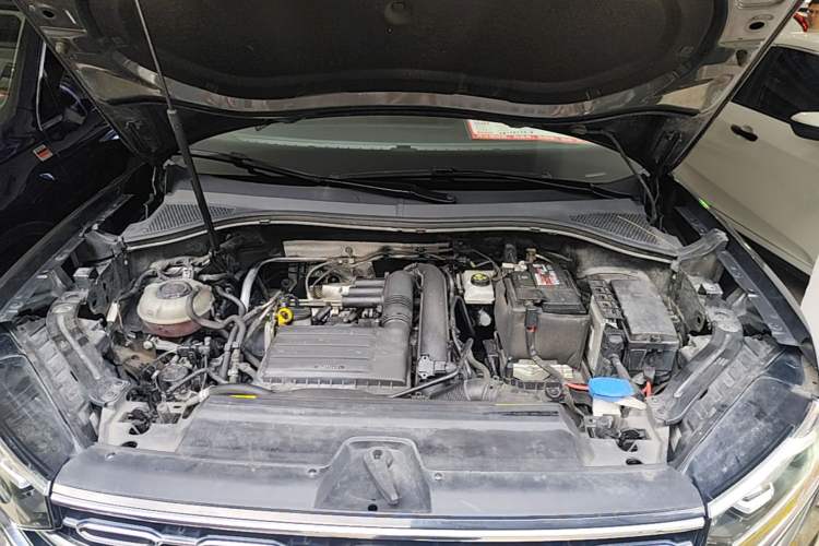 Used Volkswagen Tayron 2022 280TSI Two-Wheel Drive Luxury Smart Connectivity Version Engine Bay