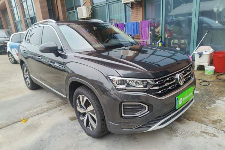 Used Volkswagen Tayron 2022 330TSI Two-Wheel Drive Luxury Connect Plus Version Front Right 45 Deg