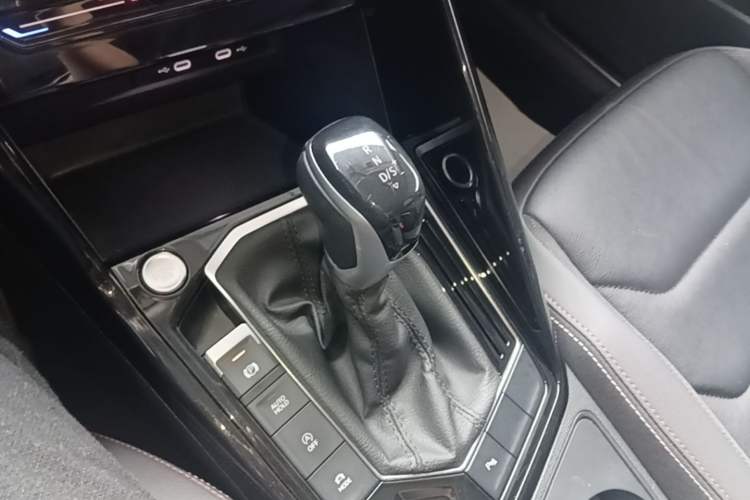 Used Volkswagen Tayron 2022 330TSI Two-Wheel Drive Luxury Connect Plus Version Gear Lever