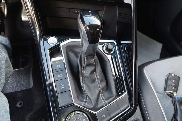 Used Volkswagen Tayron 2022 380TSI Four-Wheel Drive R-Line Connected Version Gear Lever