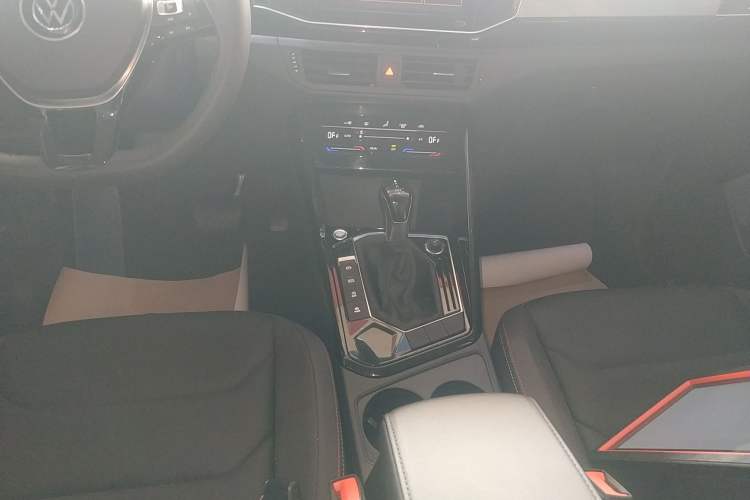 Used Volkswagen Tayron 2022 280TSI Two-Wheel Drive Luxury Smart Connectivity Version Gear Lever