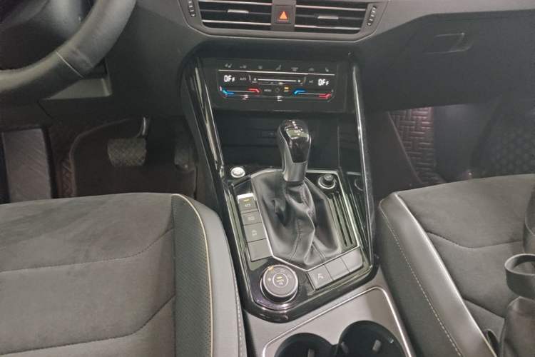 Used Volkswagen Tayron 2022 380TSI Four-Wheel Drive Luxury Connected Pro Version Gear Lever