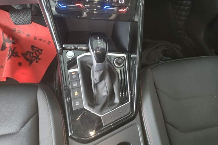 Used Volkswagen Tayron 2022 330TSI Two-Wheel Drive Luxury Smart Connectivity Version Gear Lever