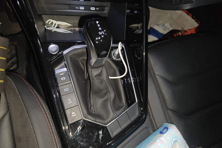 Used Volkswagen Tayron 2022 330TSI Two-Wheel Drive Luxury Smart Connectivity Version Gear Lever