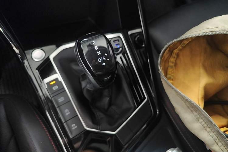 Used Volkswagen Tayron 2022 280TSI Two-Wheel Drive Luxury Smart Connectivity Version Gear Lever