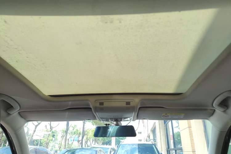 Used Volkswagen Tayron 2022 330TSI Two-Wheel Drive Luxury Smart Connectivity Version Headliner