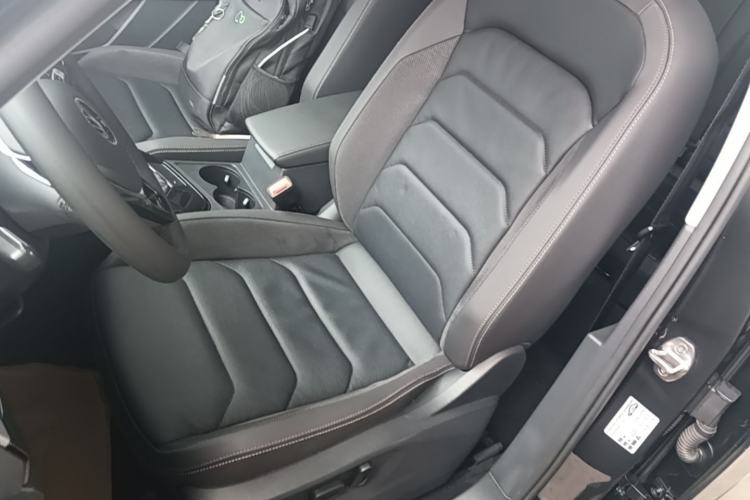 Used Volkswagen Tayron 2022 330TSI Two-Wheel Drive Luxury Connect Plus Version Left Front Seat