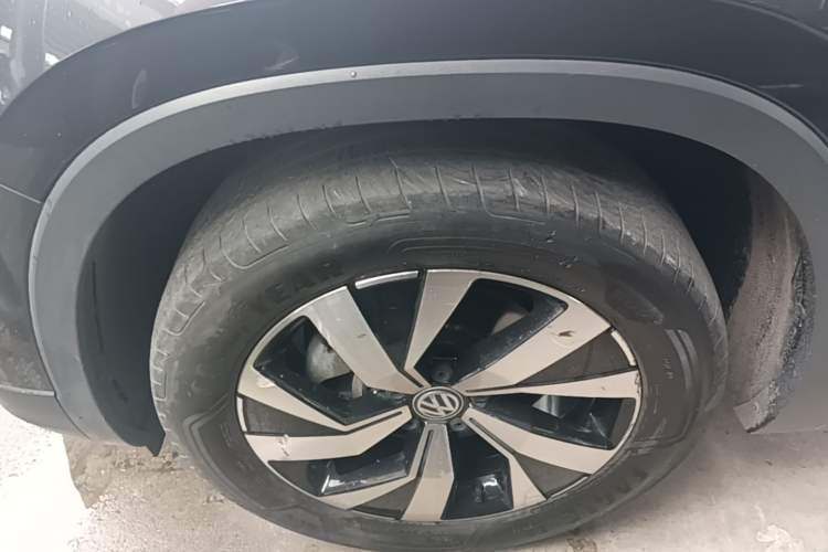 Used Volkswagen Tayron 2022 330TSI Two-Wheel Drive Luxury Connect Plus Version Left Front Wheel Hub