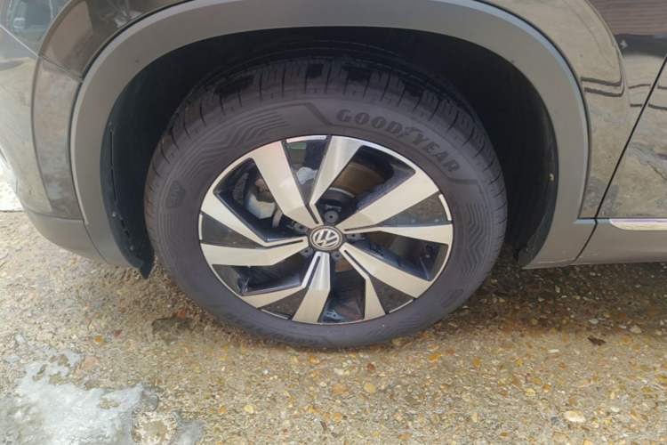 Used Volkswagen Tayron 2022 330TSI Two-Wheel Drive Luxury Connect Plus Version Left Front Wheel Hub