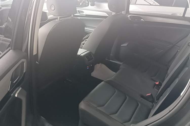 Used Volkswagen Tayron 2022 330TSI Two-Wheel Drive Luxury Connect Plus Version Left Rear Seat