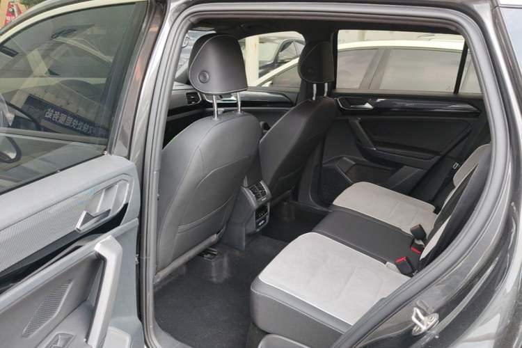 Used Volkswagen Tayron 2022 380TSI Four-Wheel Drive R-Line Connected Version Left Rear Seat