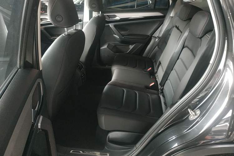 Used Volkswagen Tayron 2022 280TSI Two-Wheel Drive Luxury Smart Connectivity Version Left Rear Seat
