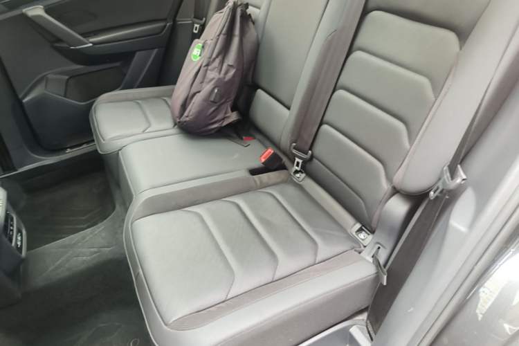 Used Volkswagen Tayron 2022 330TSI Two-Wheel Drive Luxury Connect Plus Version Left Rear Seat