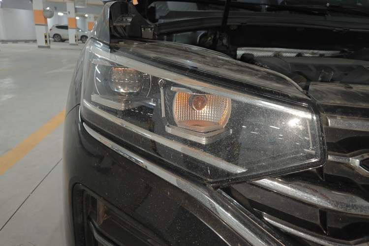 Used Volkswagen Tayron 2022 330TSI Two-Wheel Drive Luxury Smart Connectivity Version Right Front Headlight