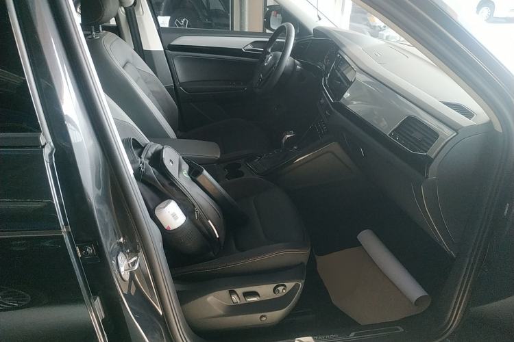 Used Volkswagen Tayron 2022 280TSI Two-Wheel Drive Luxury Smart Connectivity Version Right Front Seat