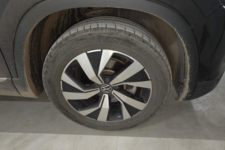 Used Volkswagen Tayron 2022 330TSI Two-Wheel Drive Luxury Smart Connectivity Version Right Front Wheel Hub