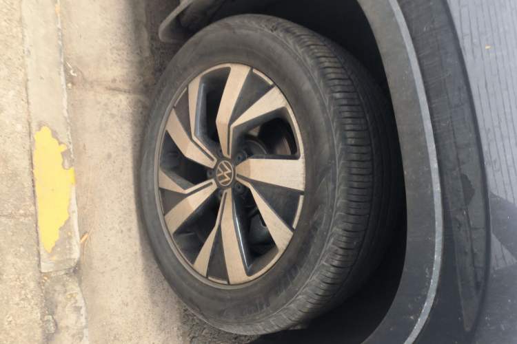 Used Volkswagen Tayron 2022 280TSI Two-Wheel Drive Luxury Smart Connectivity Version Right Front Wheel Hub