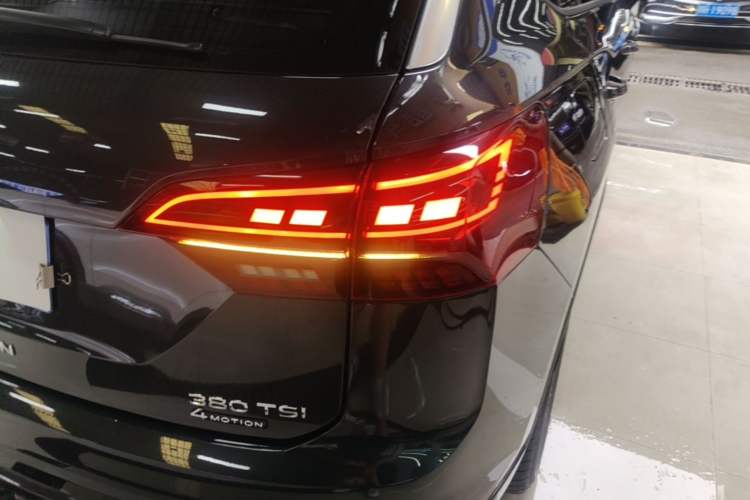 Used Volkswagen Tayron 2022 380TSI Four-Wheel Drive R-Line Connected Version Right Rear Taillight