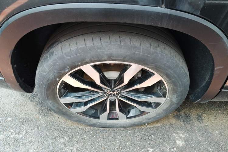 Used Volkswagen Tayron 2022 380TSI Four-Wheel Drive R-Line Connected Version Right Rear Wheel Hub
