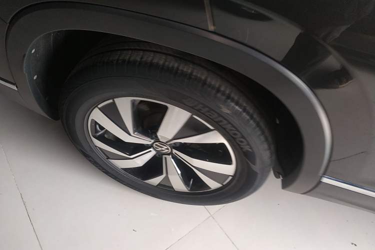 Used Volkswagen Tayron 2022 280TSI Two-Wheel Drive Luxury Smart Connectivity Version Right Rear Wheel Hub