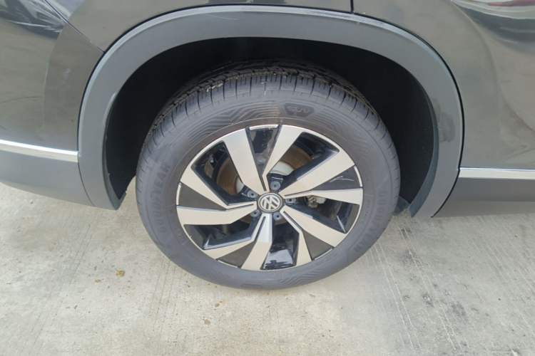 Used Volkswagen Tayron 2022 330TSI Two-Wheel Drive Luxury Connect Plus Version Right Rear Wheel Hub