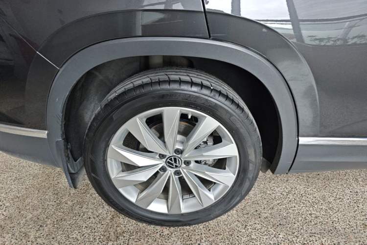Used Volkswagen Tayron 2022 380TSI Four-Wheel Drive Luxury Connected Pro Version Right Rear Wheel Hub