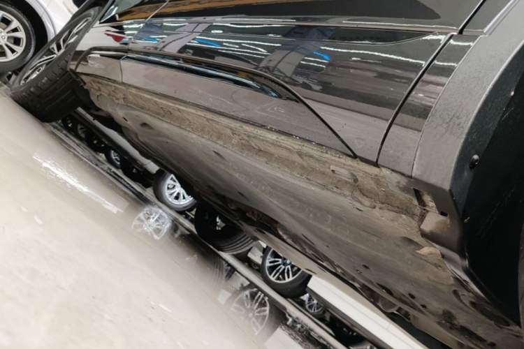 Used Volkswagen Tayron 2022 380TSI Four-Wheel Drive R-Line Connected Version Right Side Sill