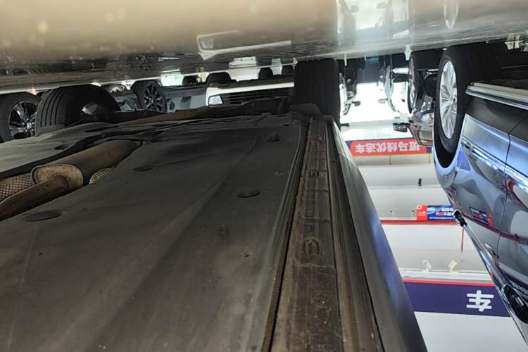 Used Volkswagen Tayron 2022 280TSI Two-Wheel Drive Luxury Smart Connectivity Version Right Side Sill
