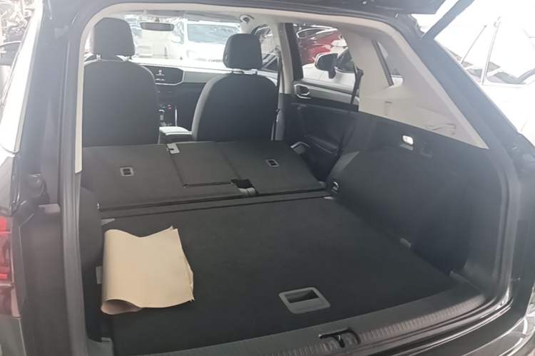 Used Volkswagen Tayron 2022 330TSI Two-Wheel Drive Luxury Connect Plus Version Trunk