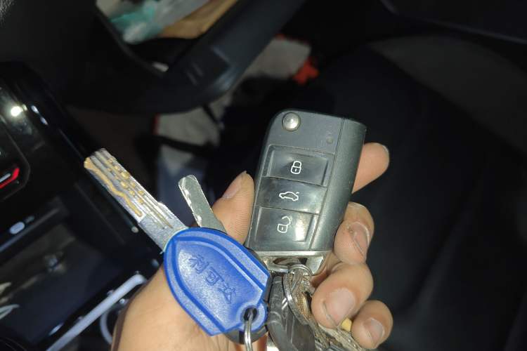 Used Volkswagen Tayron 2022 330TSI Two-Wheel Drive Luxury Smart Connectivity Version Vehicle Key