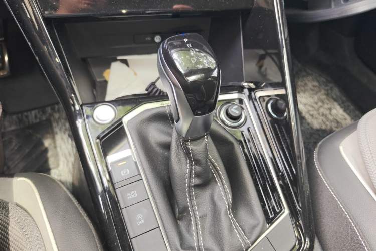 Used Volkswagen Tayron 2022 380TSI Four-Wheel Drive R-Line Connected Version Gear Lever
