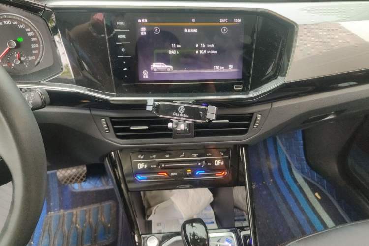 Used Volkswagen Tayron 2022 330TSI Two-Wheel Drive Luxury Smart Connectivity Version Audio And AC Panel