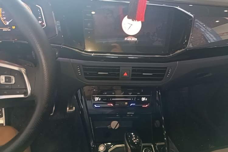 Used Volkswagen Tayron 2022 380TSI Four-Wheel Drive R-Line Connected Version Audio And AC Panel
