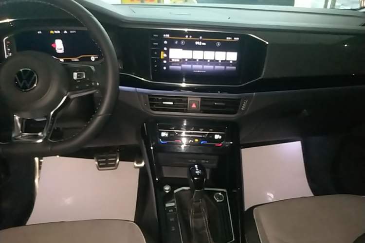 Used Volkswagen Tayron 2022 380TSI Four-Wheel Drive R-Line Connected Version Audio And AC Panel