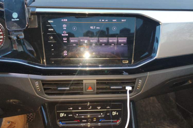 Used Volkswagen Tayron 2022 280TSI Two-Wheel Drive Luxury Smart Connectivity Version Audio And AC Panel
