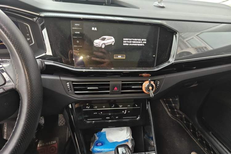 Used Volkswagen Tayron 2022 380TSI Four-Wheel Drive Luxury Connected Pro Version Audio And AC Panel