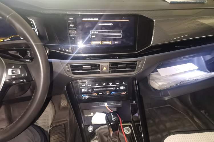 Used Volkswagen Tayron 2022 380TSI Four-Wheel Drive Luxury Connected Pro Version Audio And AC Panel