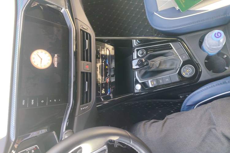 Used Volkswagen Tayron 2022 380TSI Four-Wheel Drive R-Line Connected Version Audio And AC Panel