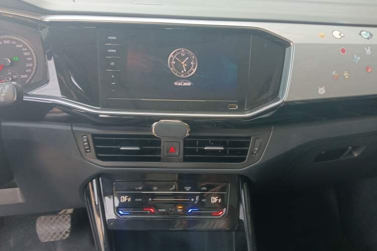Used Volkswagen Tayron 2022 280TSI Two-Wheel Drive Luxury Smart Connectivity Version Audio And AC Panel