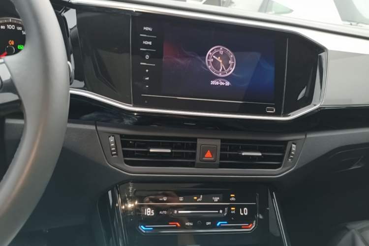 Used Volkswagen Tayron 2022 280TSI Two-Wheel Drive Luxury Smart Connectivity Version Audio And AC Panel