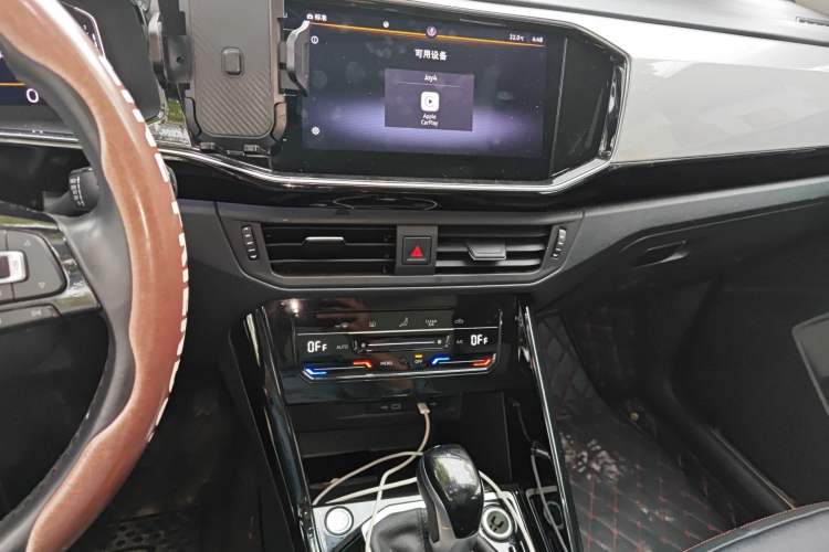 Used Volkswagen Tayron 2022 330TSI Two-Wheel Drive Luxury Smart Connectivity Version Audio And AC Panel