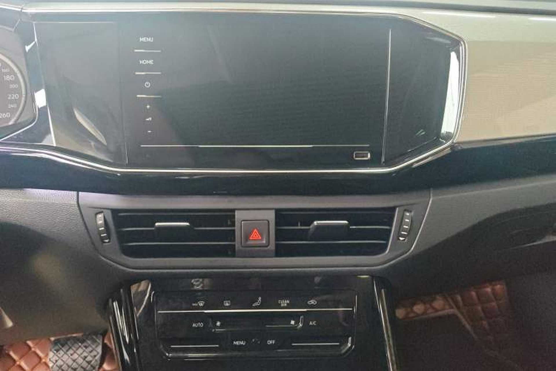 Used Volkswagen Tayron 2022 330TSI Two-Wheel Drive Luxury Smart Connectivity Version Audio And AC Panel