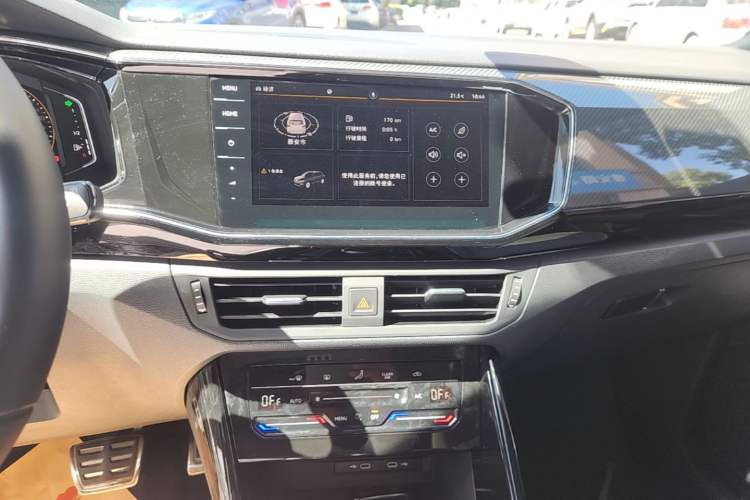 Used Volkswagen Tayron 2022 380TSI Four-Wheel Drive R-Line Connected Version Audio And AC Panel