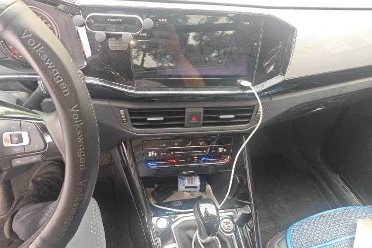 Used Volkswagen Tayron 2022 280TSI Two-Wheel Drive Luxury Smart Connectivity Version Audio And AC Panel