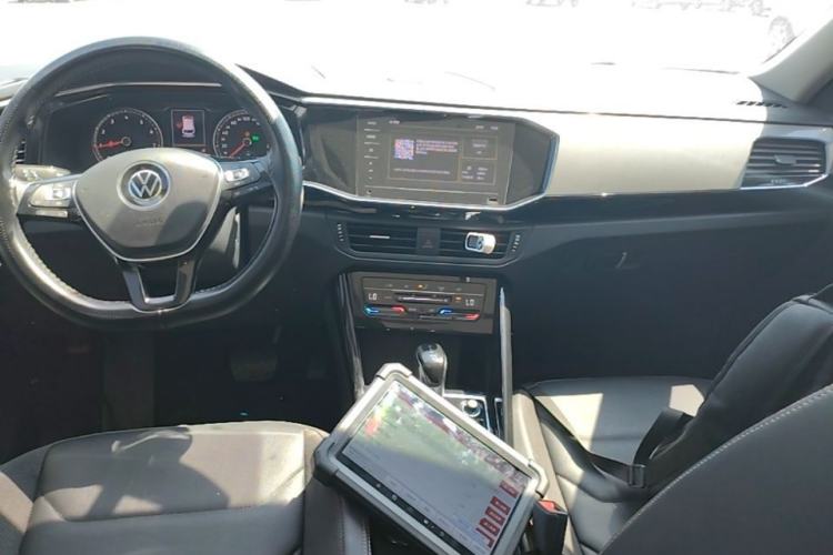 Used Volkswagen Tayron 2022 280TSI Two-Wheel Drive Luxury Smart Connectivity Version Center Console