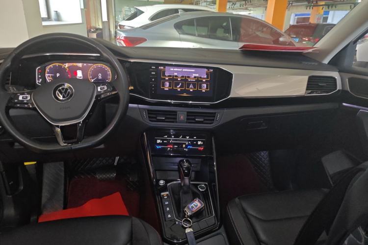 Used Volkswagen Tayron 2022 330TSI Two-Wheel Drive Luxury Smart Connectivity Version Center Console