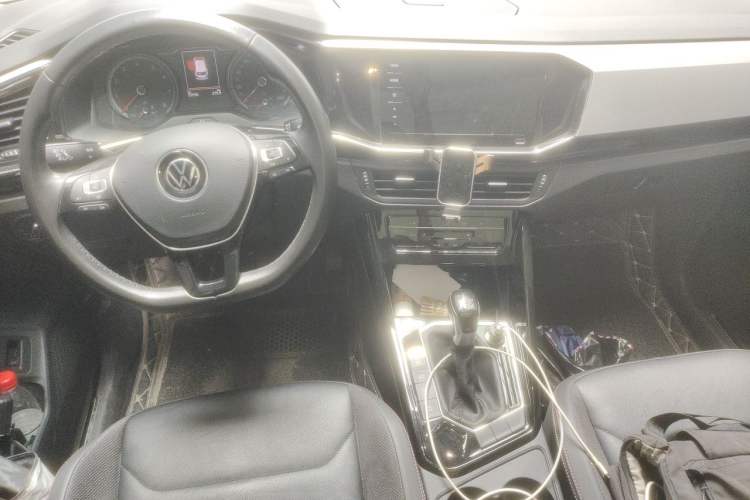 Used Volkswagen Tayron 2022 280TSI Two-Wheel Drive Luxury Smart Connectivity Version Center Console